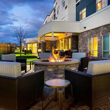 Courtyard By Marriott Schenectady At Mohawk Harbor Hotel Exterior photo